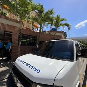 3* Hotel Muevete Por Vargas